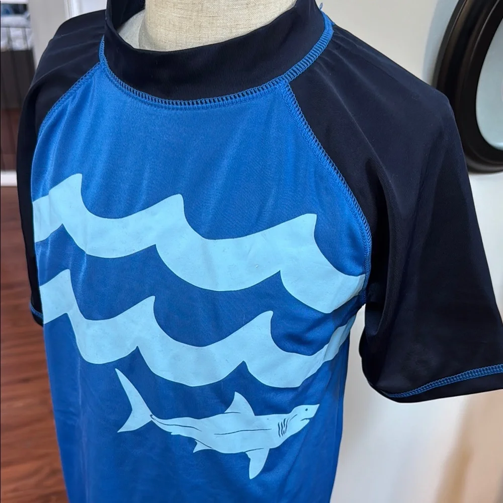 🦈 🌊Gymboree Blue & Navy Shark Graphic Swim Rashguard